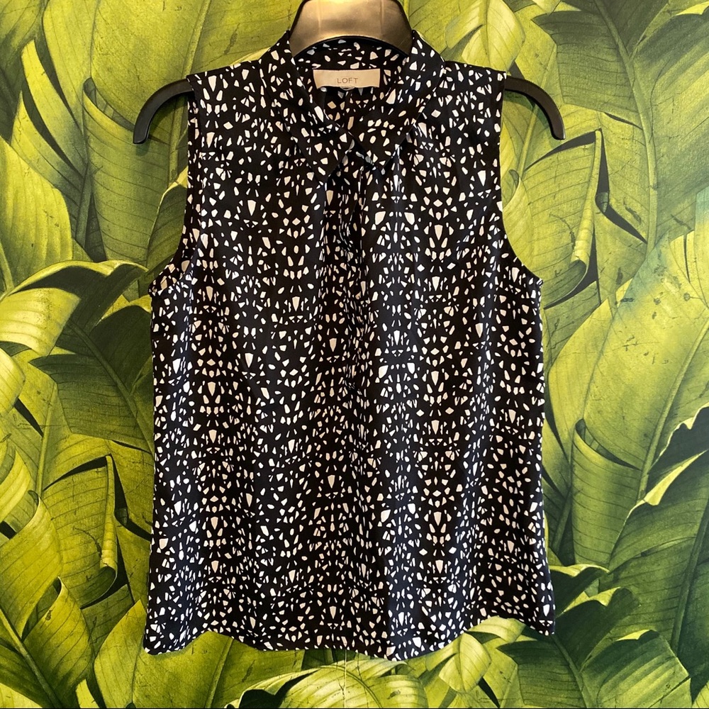 Ann Taylor Loft Black and White sleeveless blouse